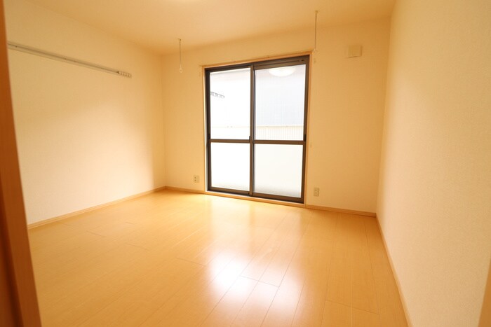 物件内観写真6　(居室)