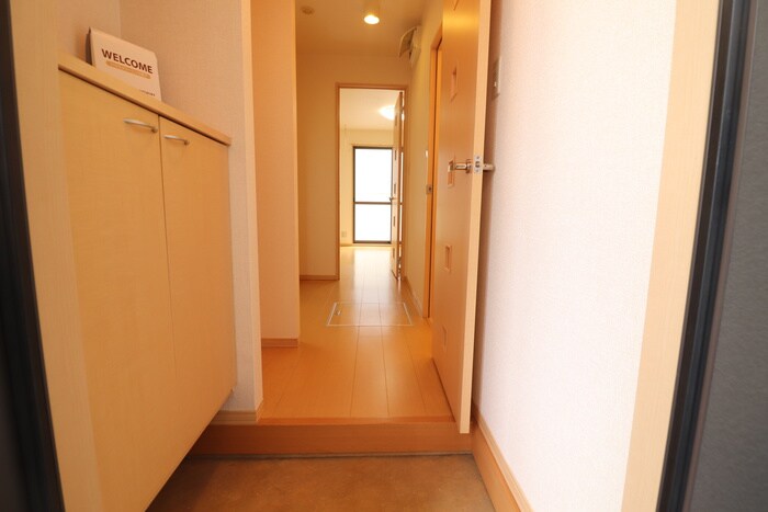 物件内観写真14　(玄関)