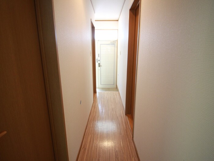 物件内観写真17　(廊下)
