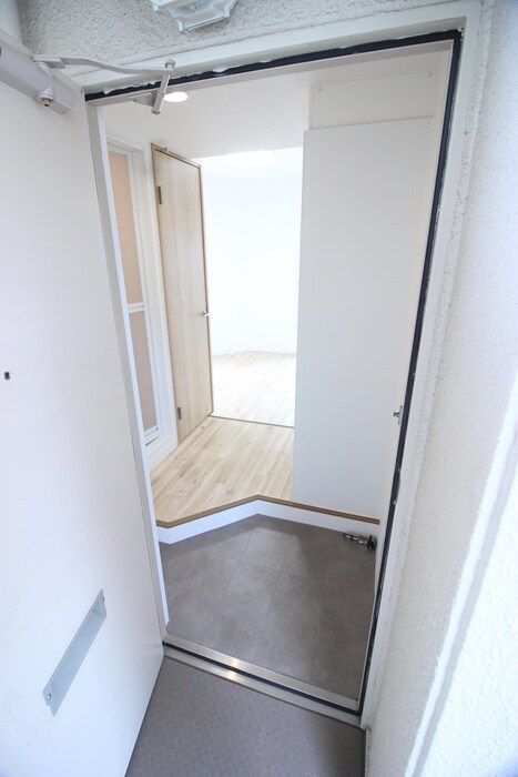 物件内観写真16　(玄関)