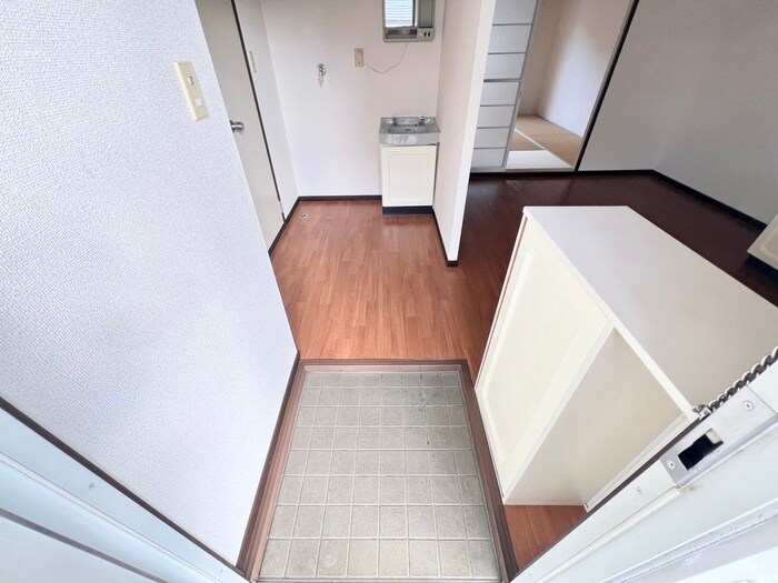 物件内観写真17　(玄関)