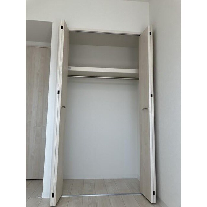 物件内観写真4　(収納)