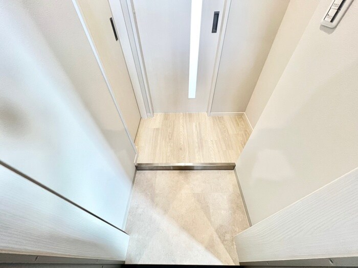 物件内観写真18　(玄関)