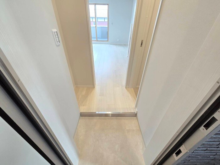 物件内観写真18　(玄関)