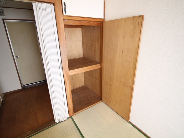 物件内観写真12　(収納)