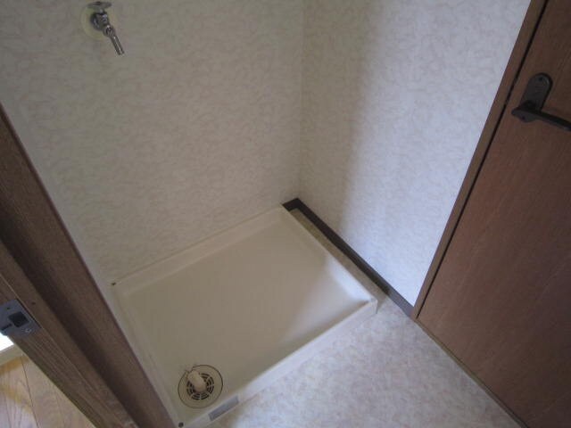 物件内観写真13　(洗濯機置場)