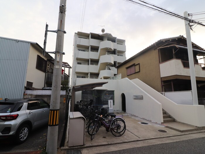 ＣＲＡＳＩＳ昭和通の外観写真