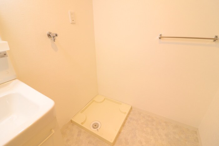 物件内観写真14　(洗濯機置場)