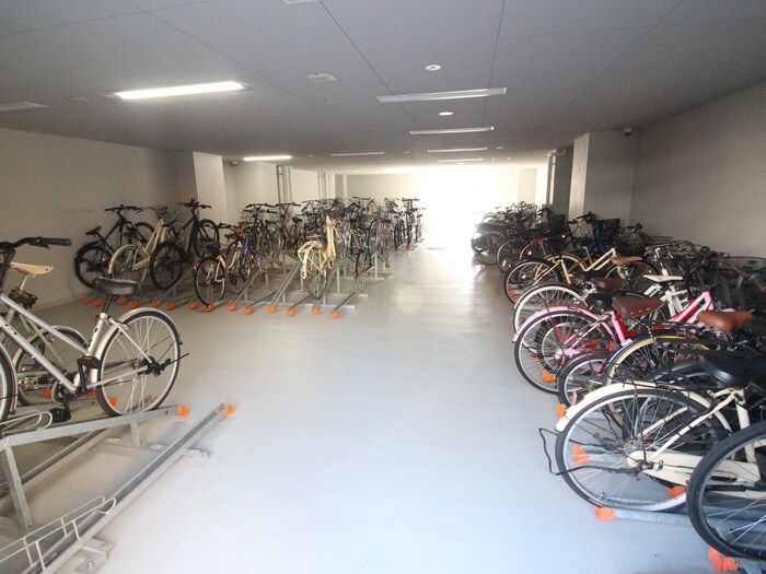 物件外観写真2　(駐輪場)