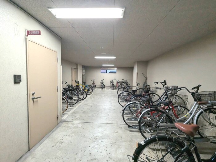 物件外観写真6　(駐輪場)