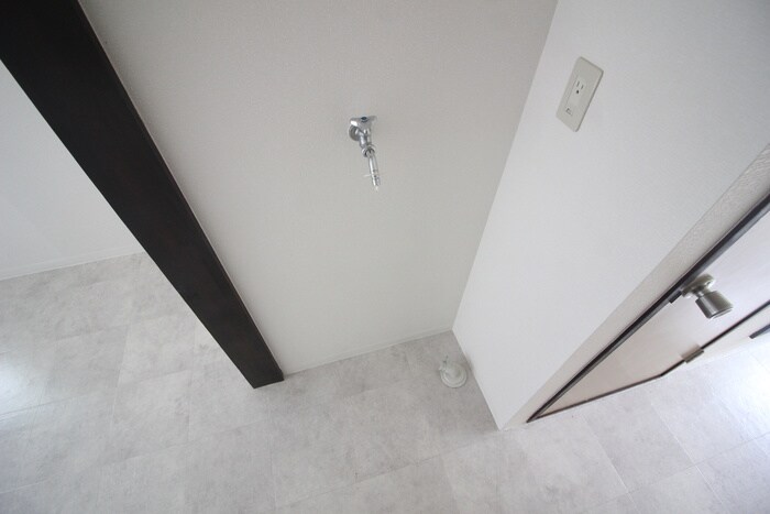 物件内観写真12　(洗濯機置場)