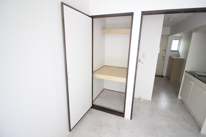 物件内観写真13　(収納)