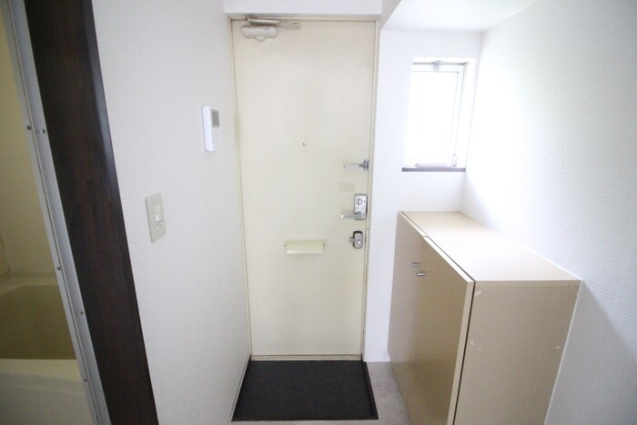 物件内観写真15　(玄関)