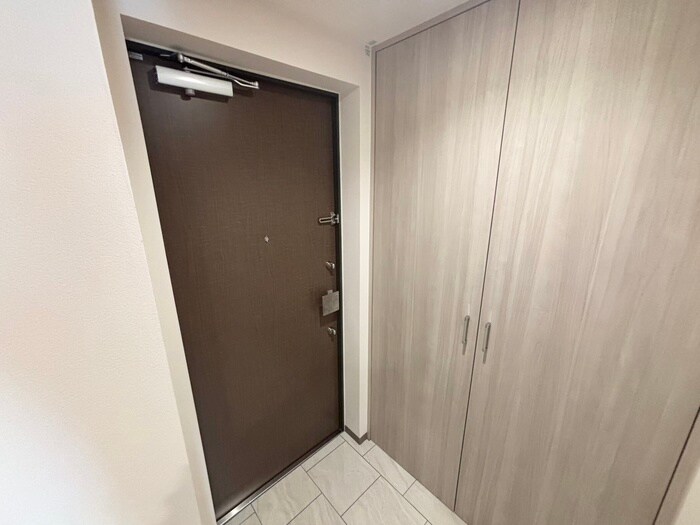 物件内観写真7　(玄関)