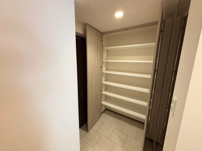 物件内観写真8　(靴箱)
