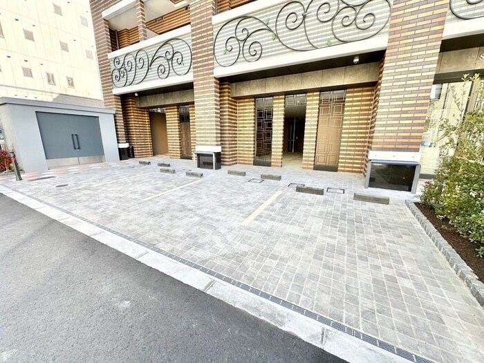 物件外観写真4　(駐車場)