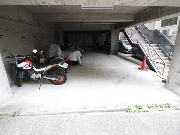 バイク置き場