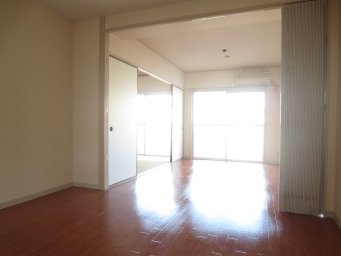 物件内観写真8　(居室)