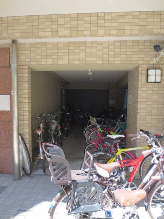 物件外観写真3　(駐輪場)