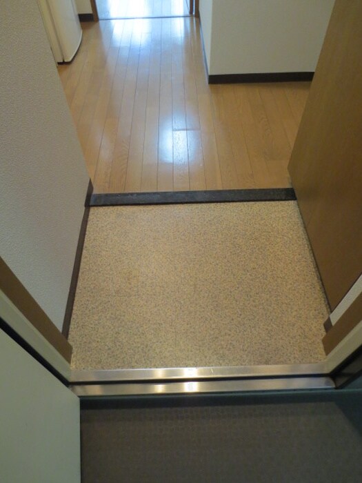 物件内観写真13　(玄関)