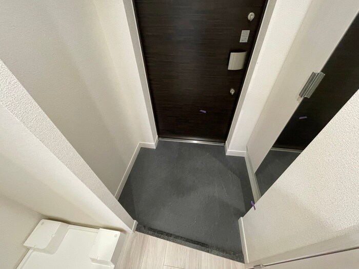 物件内観写真11　(玄関)