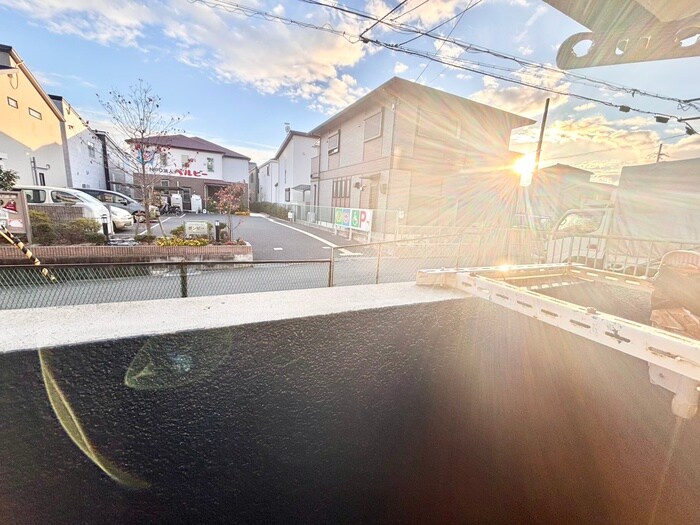 物件内観写真22　(室内からの展望)