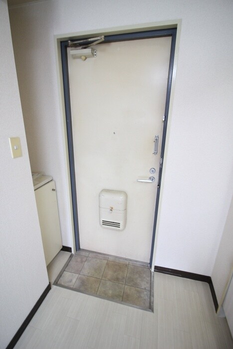 物件内観写真12　(玄関)