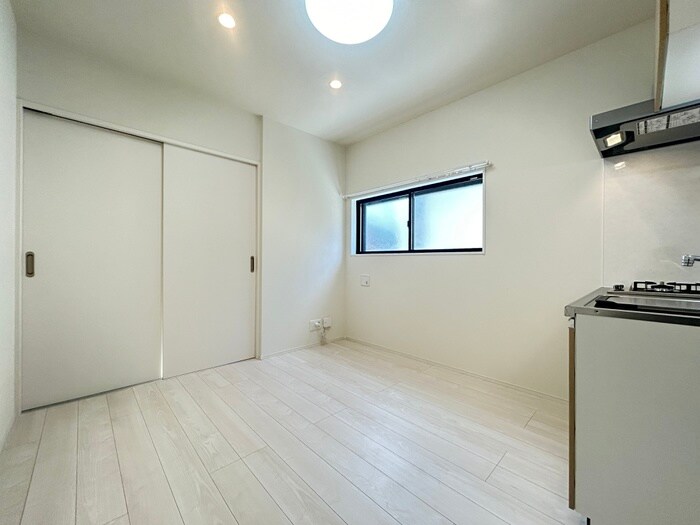 物件内観写真8　(居室)