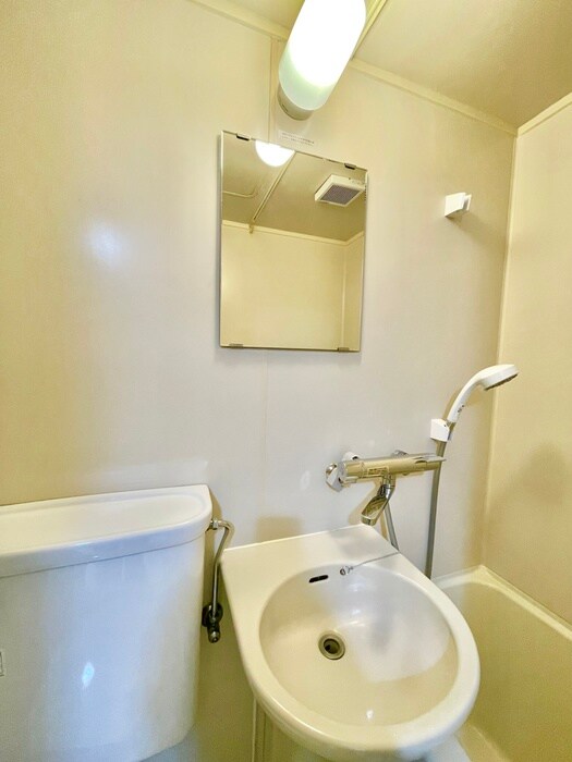 メゾン・ジェルミナ－ルの洗面