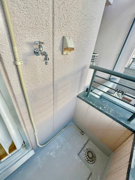 メゾン・ジェルミナ－ルの洗濯機置場