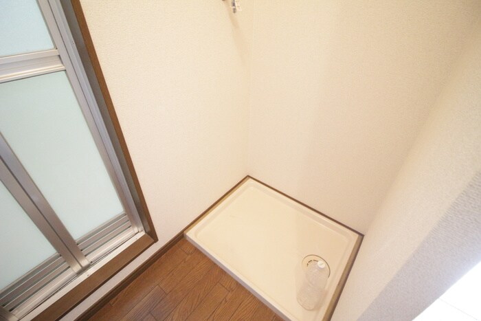 物件内観写真14　(洗濯機置場)