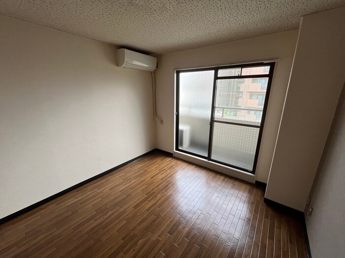 物件内観写真4　(居室)