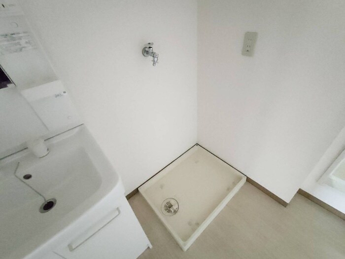 物件内観写真18　(洗濯機置場)