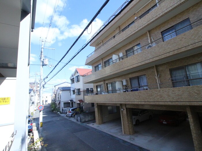 物件内観写真14　(室内からの展望)