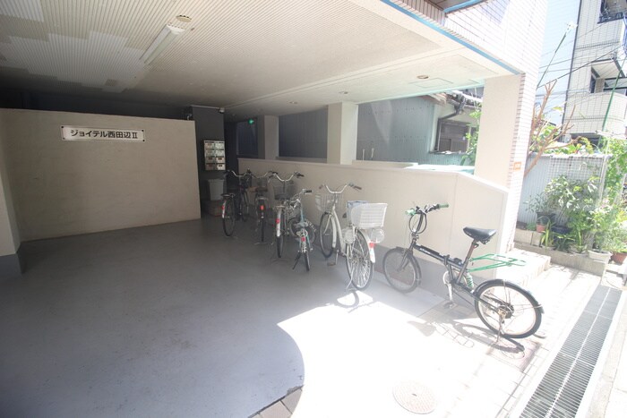 物件外観写真5　(駐輪場)