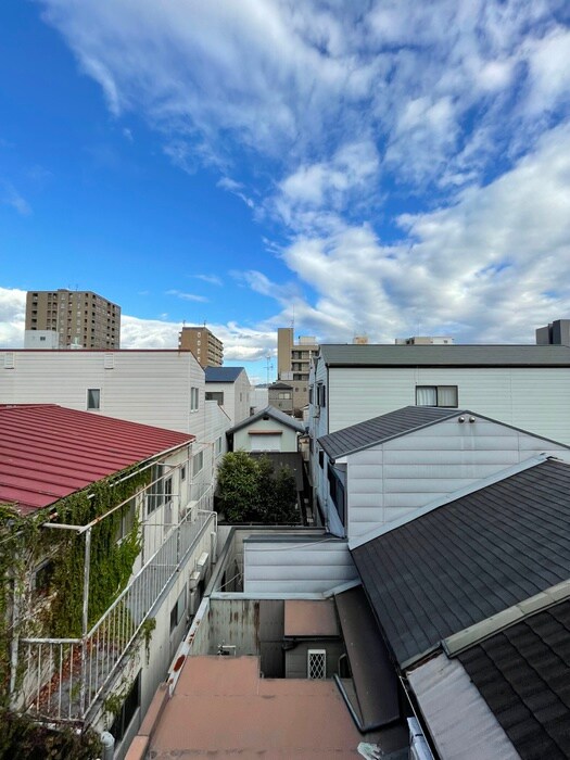 ジョイテル西田辺Ⅱの室内からの展望