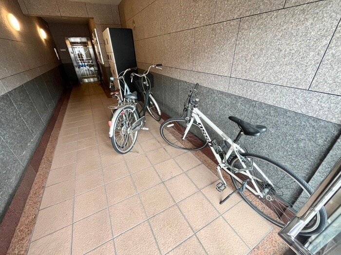 物件外観写真3　(駐輪場)