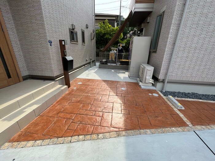 物件外観写真4　(駐車場)