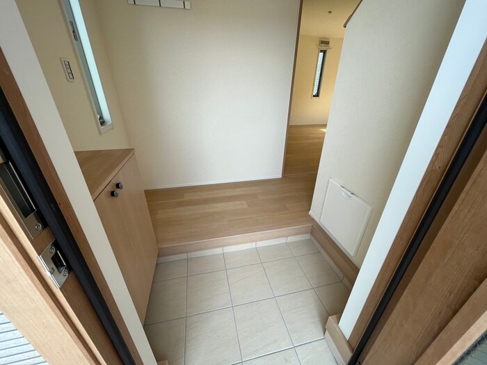 物件内観写真15　(玄関)
