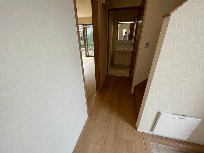 物件内観写真17　(廊下)