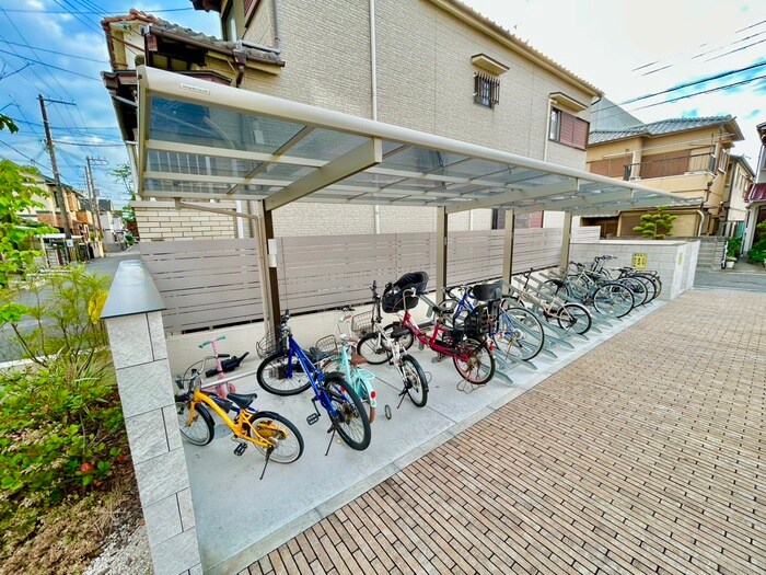 物件外観写真3　(駐輪場)