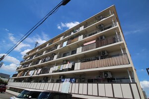 カームネス柏原外観写真