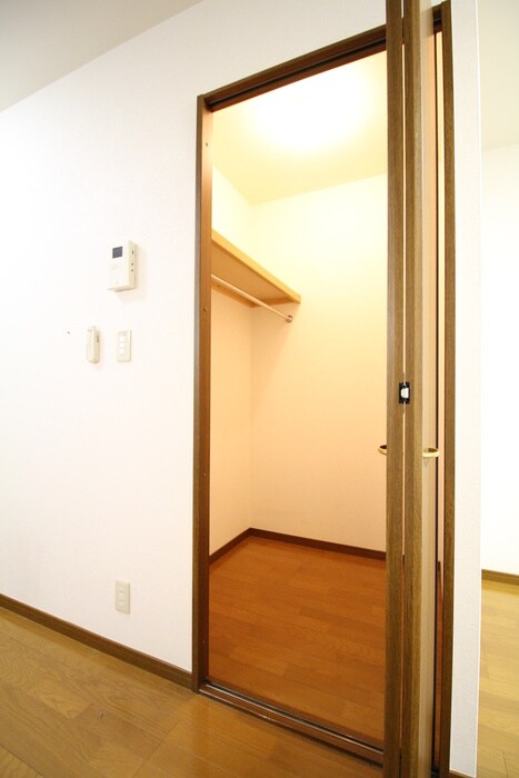 物件内観写真12　(収納)