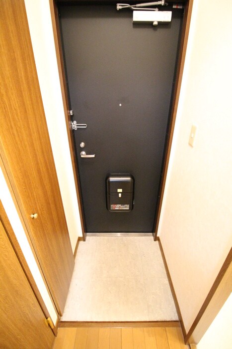 物件内観写真13　(玄関)