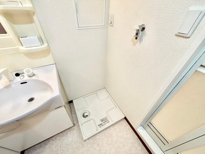 物件内観写真18　(洗濯機置場)