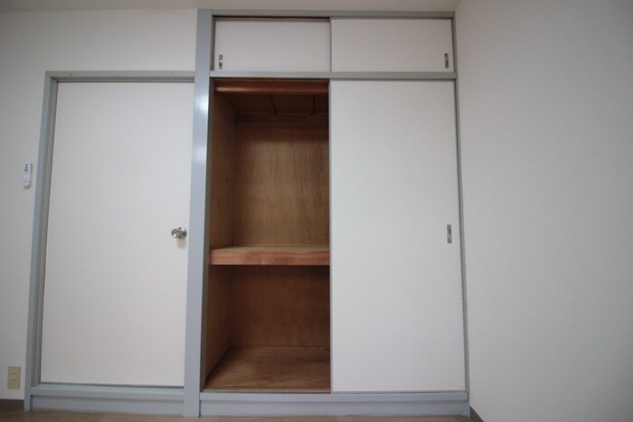 物件内観写真12　(収納)