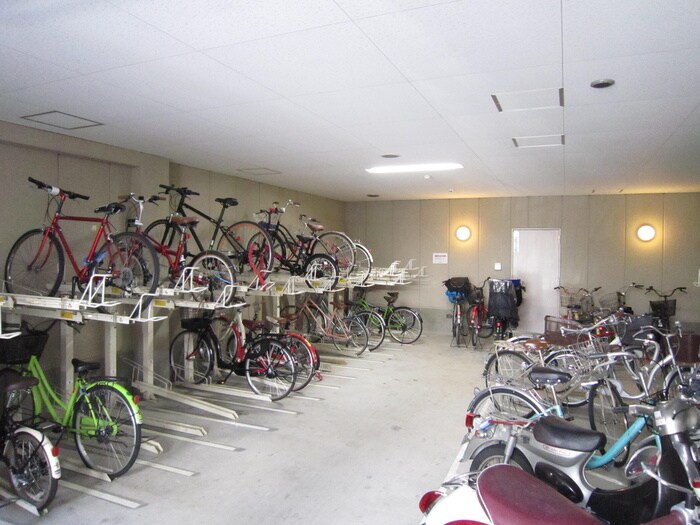 物件外観写真3　(駐輪場)