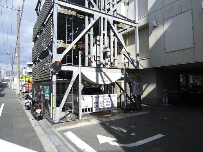 物件外観写真6　(駐車場)