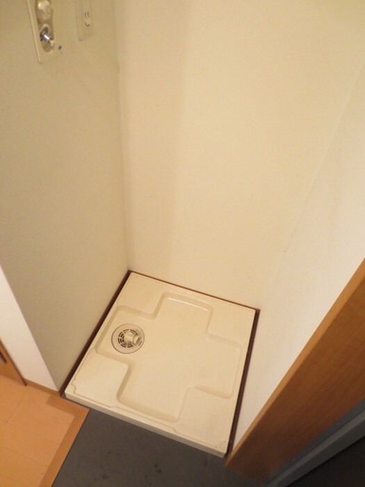 物件内観写真13　(洗濯機置場)