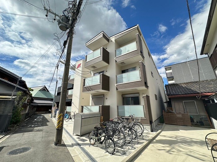 物件外観写真1　(外観写真)